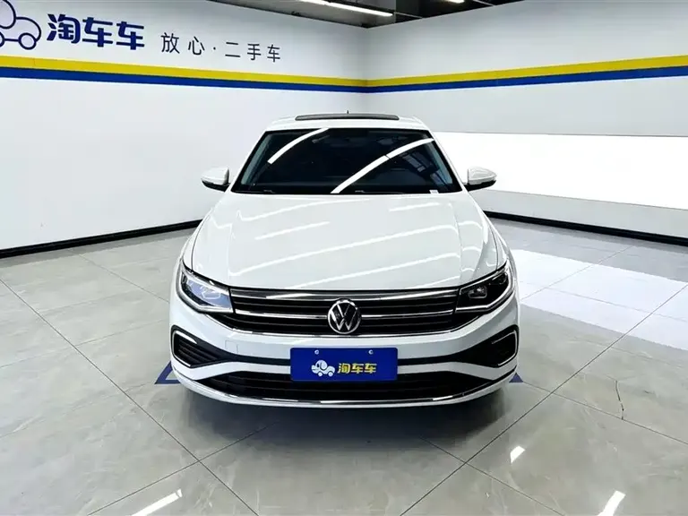 Volkswagen Bora 200 TSI DSG Joy Travel Navigation