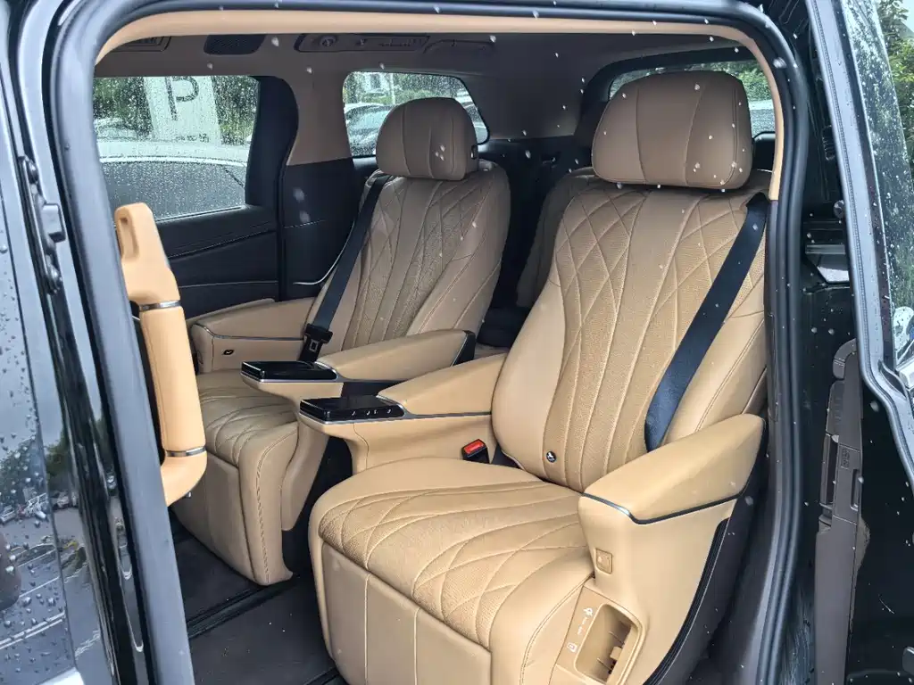 Denza D9 DM-i Smart Drive 1020 4 WD Flagship