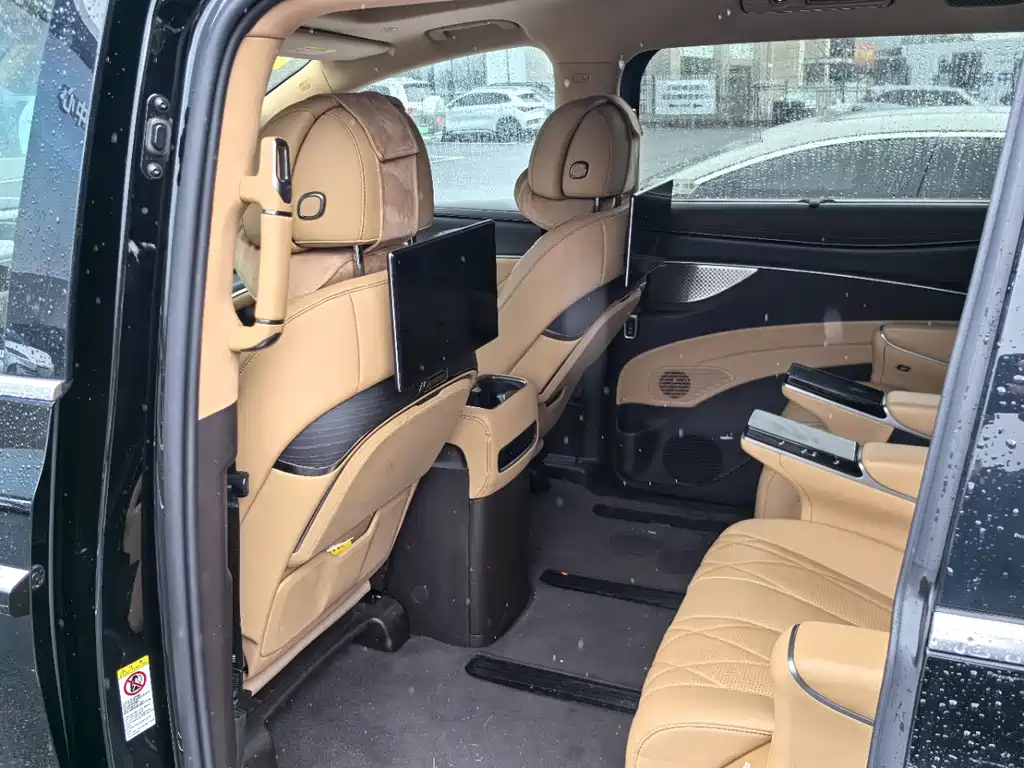 Denza D9 DM-i Smart Drive 1020 4 WD Flagship
