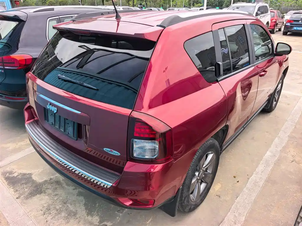 Compass (Import) 指南者(进口) 2014款 改款 2.4 L 四驱舒适版