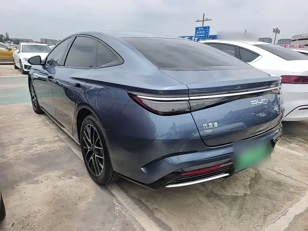 Seal DM-i 1.5 T 121 km Honored