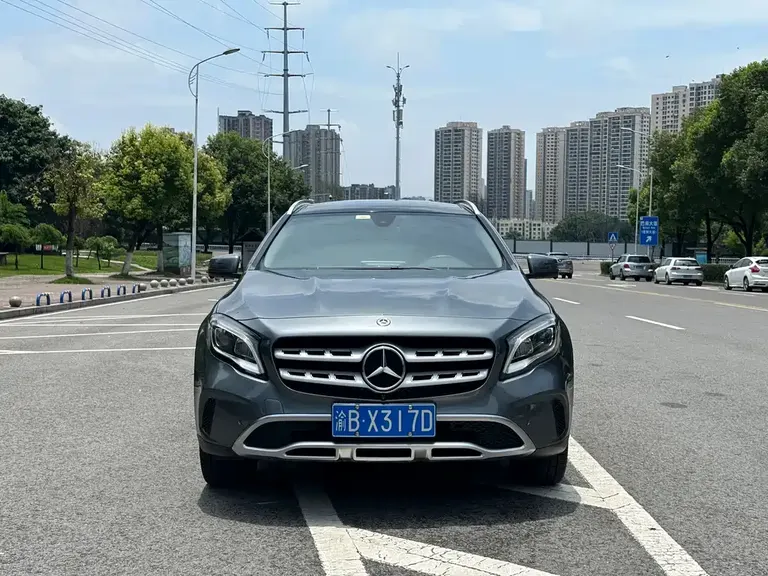 Mercedes-Benz GLA GLA 200 Fashion
