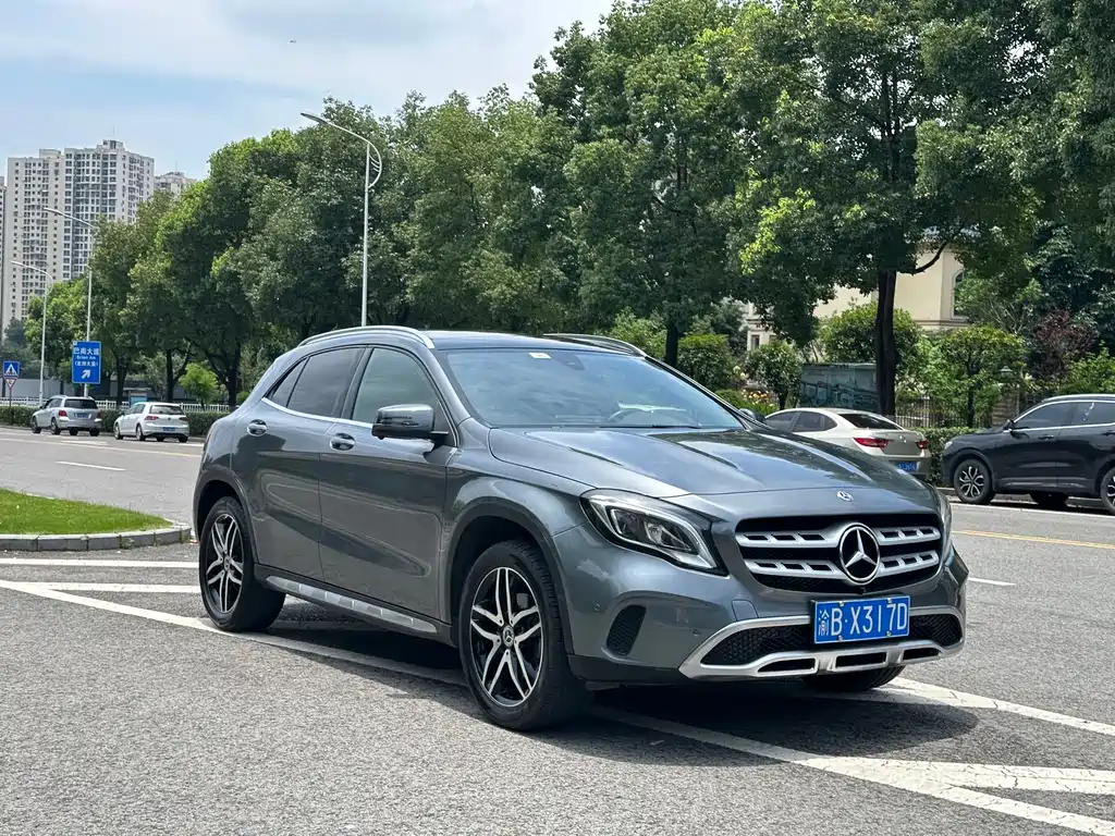 Mercedes-Benz GLA GLA 200 Fashion