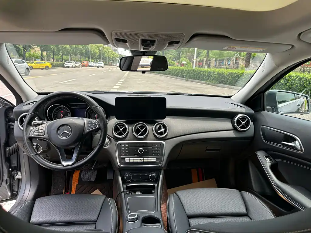 Mercedes-Benz GLA GLA 200 Fashion