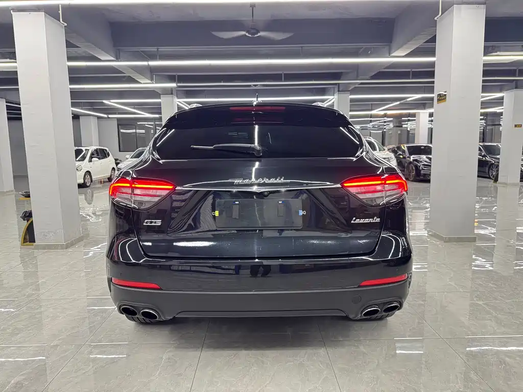 Levante 3.0 T Standard