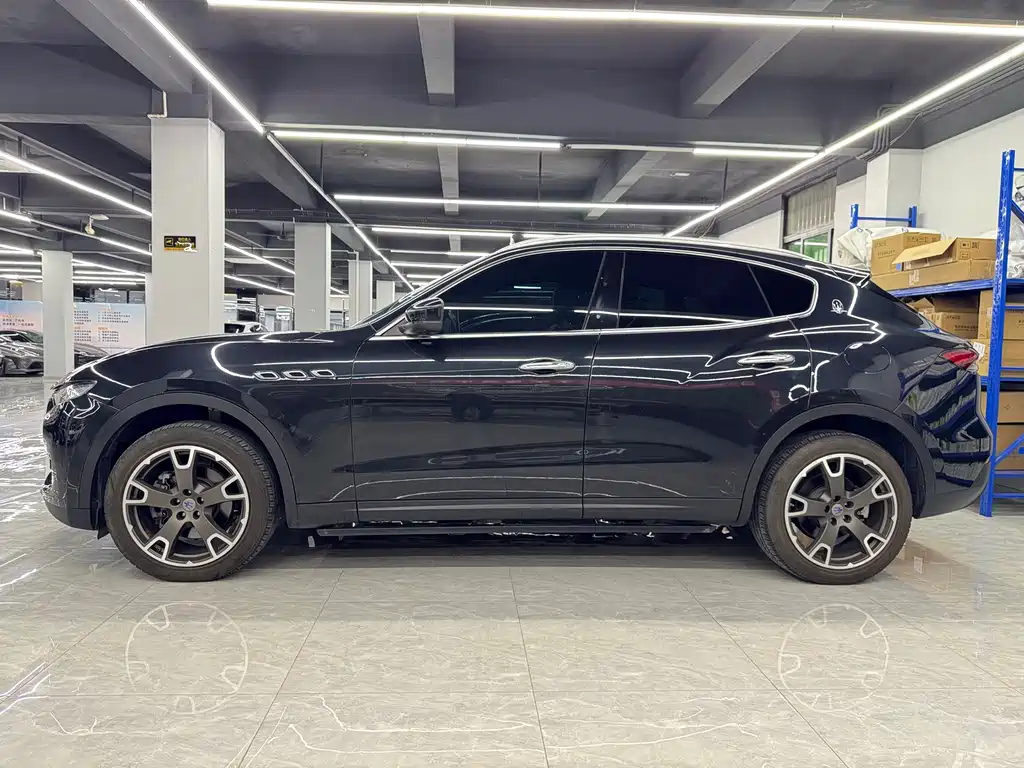 Levante 3.0 T Standard