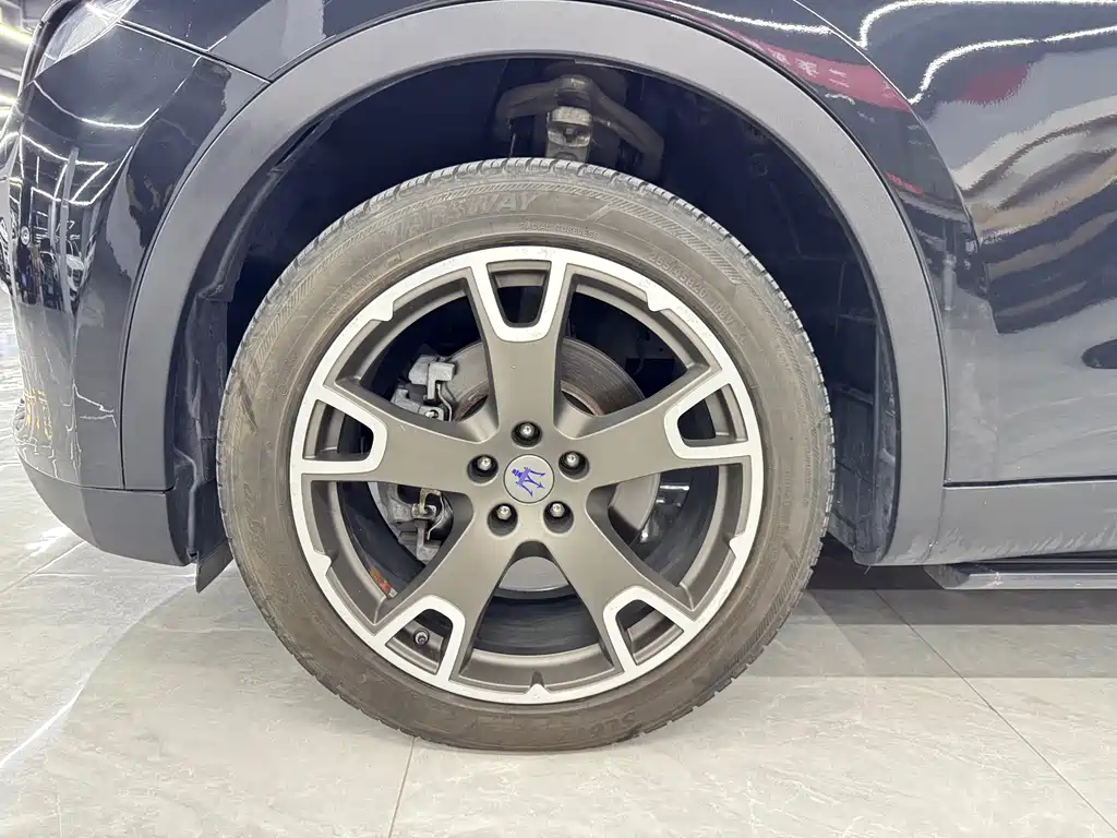 Levante 3.0 T Standard