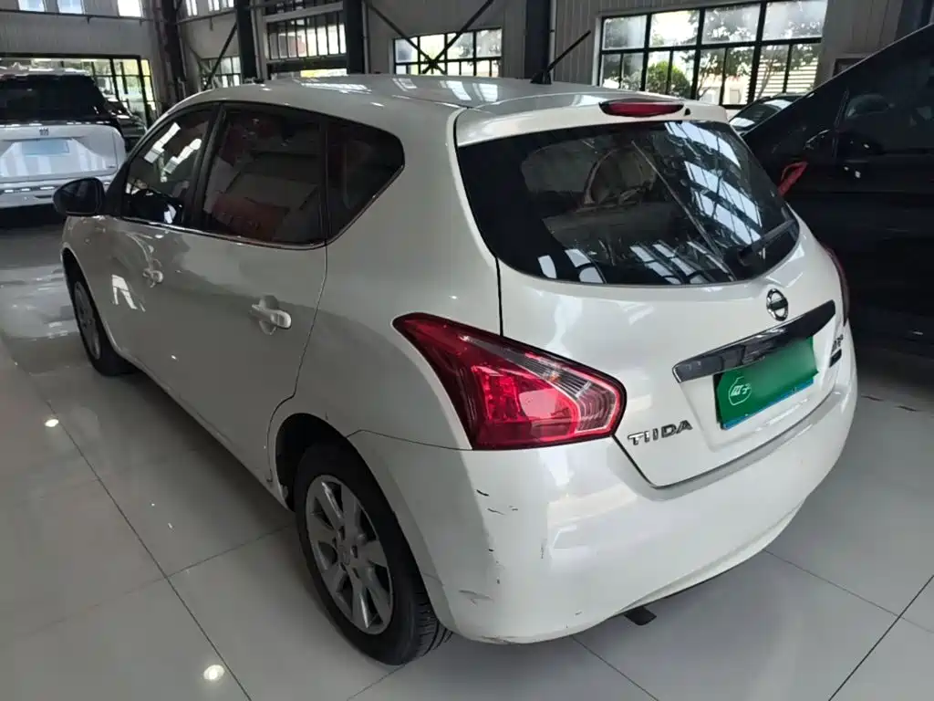 Tiida 1.6 L CVT Comfort
