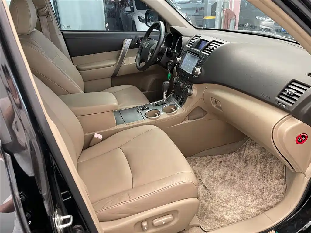 Highlander 2.7 L 2 WD 5-seat Sport