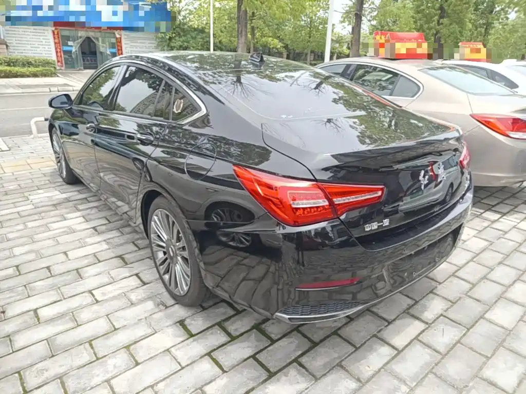 Hongqi H5 1.8 T Auto Connected Flagship Enjoyment