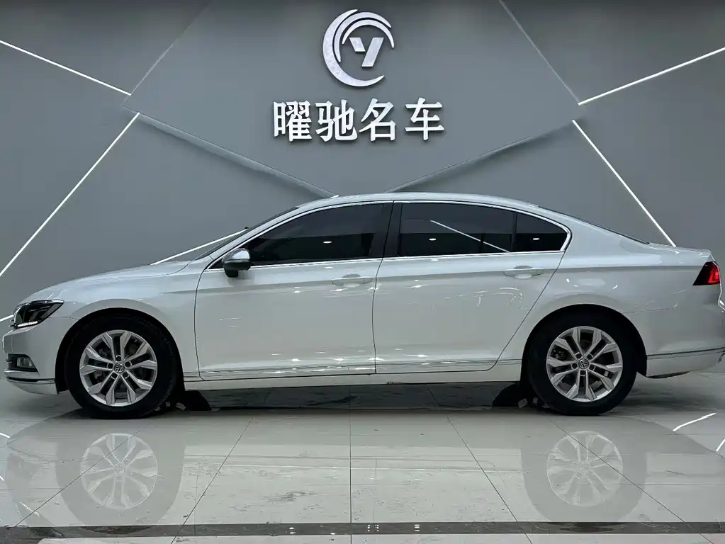 Magotan 330 TSI DSG Luxury
