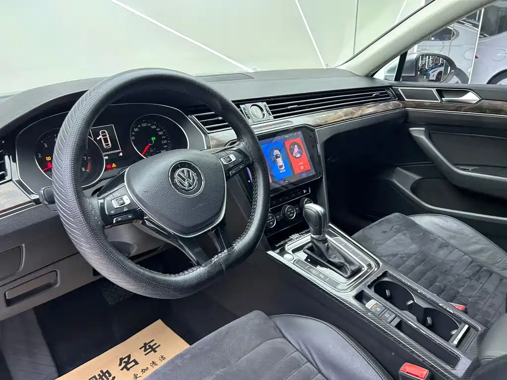 Magotan 330 TSI DSG Luxury
