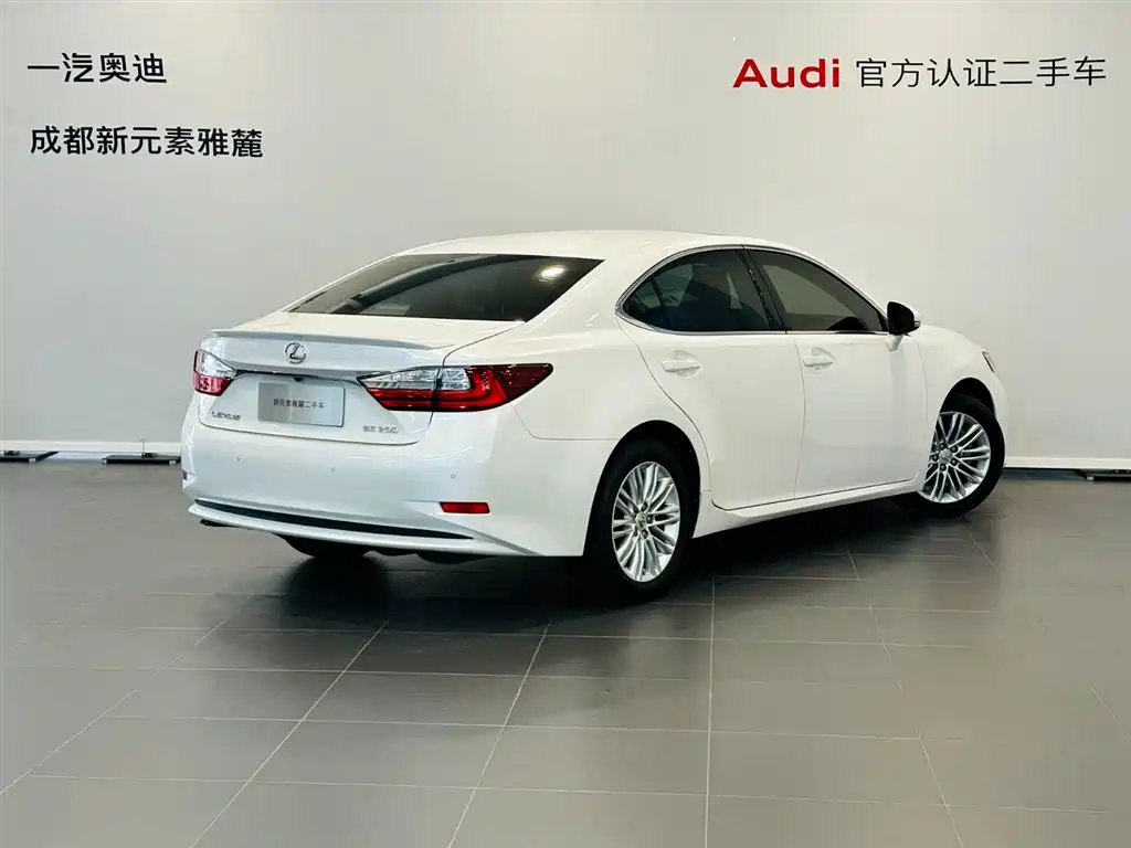 Lexus ES 200 Comfort
