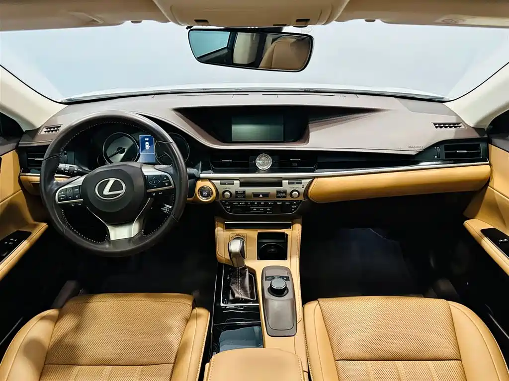 Lexus ES 200 Comfort