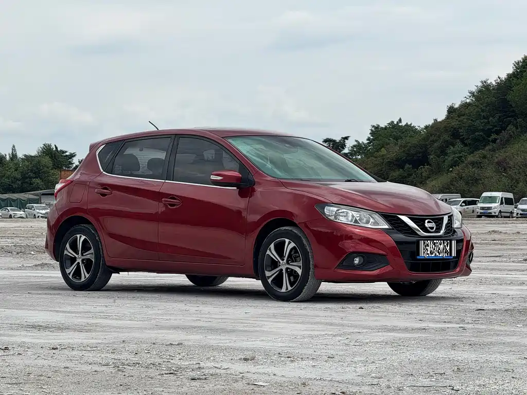 Tiida 1.6 L CVT Smart Travel