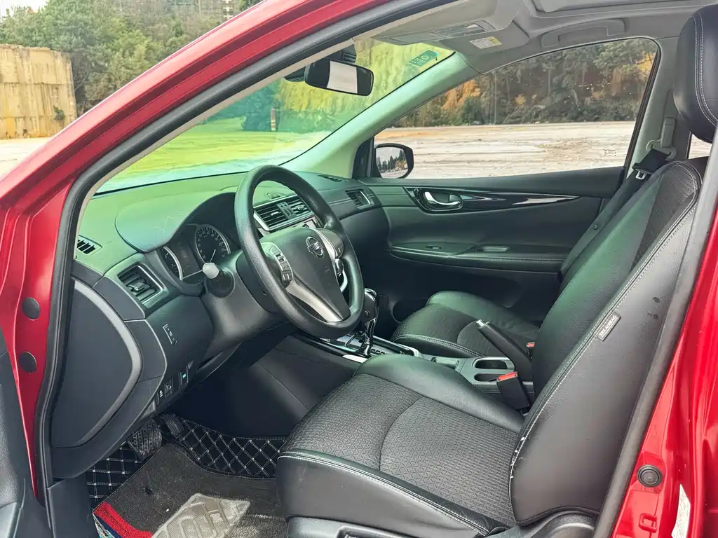 Tiida 1.6 L CVT Smart Travel