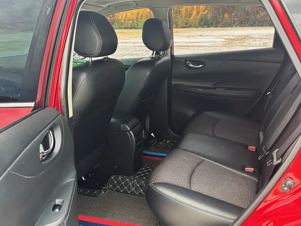 Tiida 1.6 L CVT Smart Travel