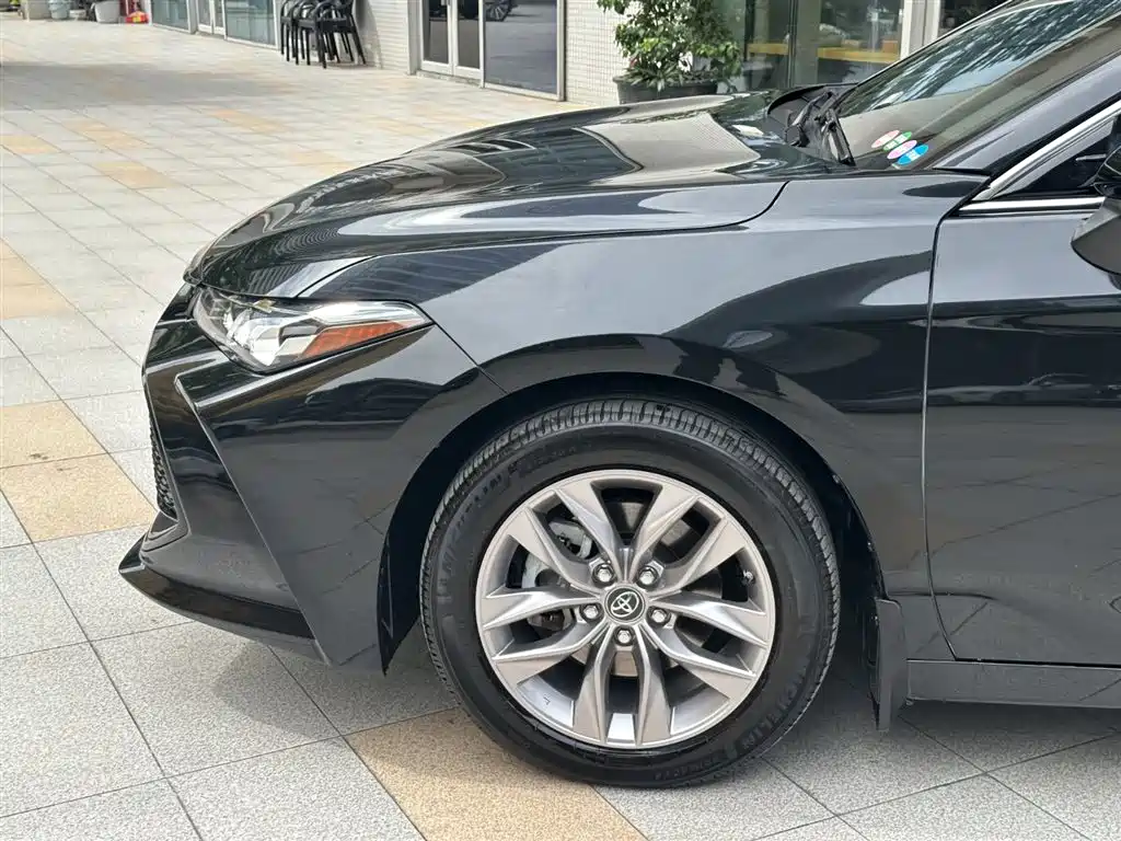 Avalon 2.5 L Luxury