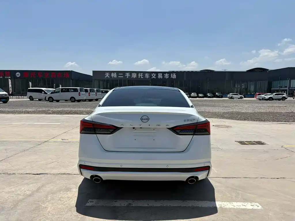 Teana 2.0 L XL-TLS Joy