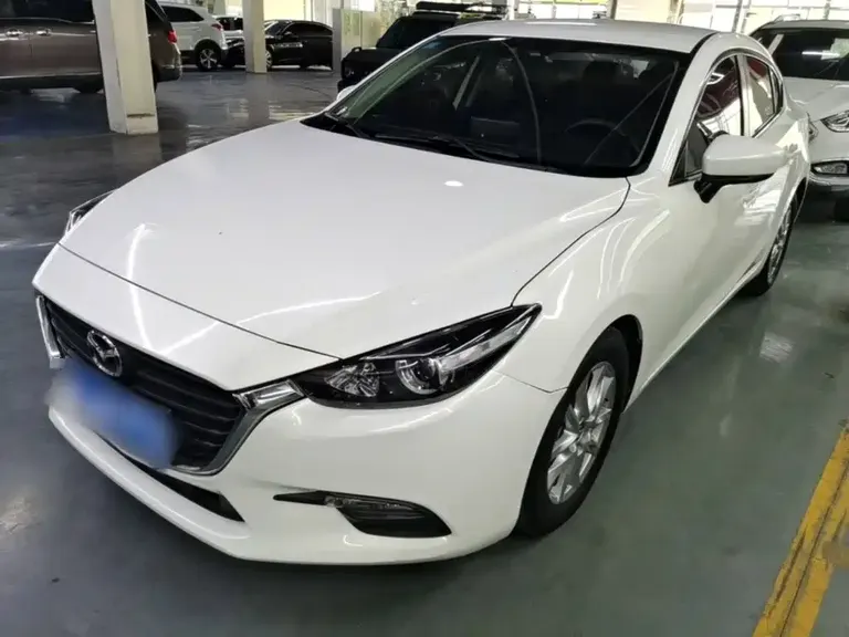 Mazda 3 Axela Cloud Control Sedan 1.5 L Auto Comfort CN-VI