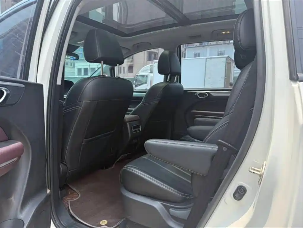 GAC Trumpchi M6 PRO 270 T DCT Premium