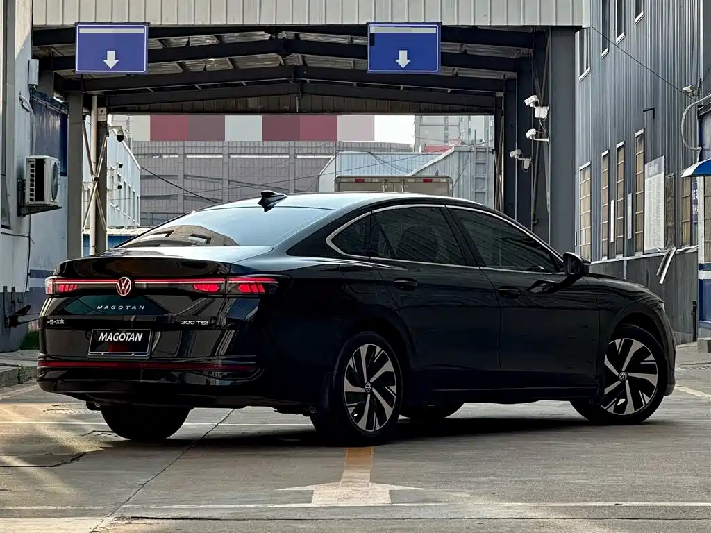 Magotan 300 TSI DSG Premium Package