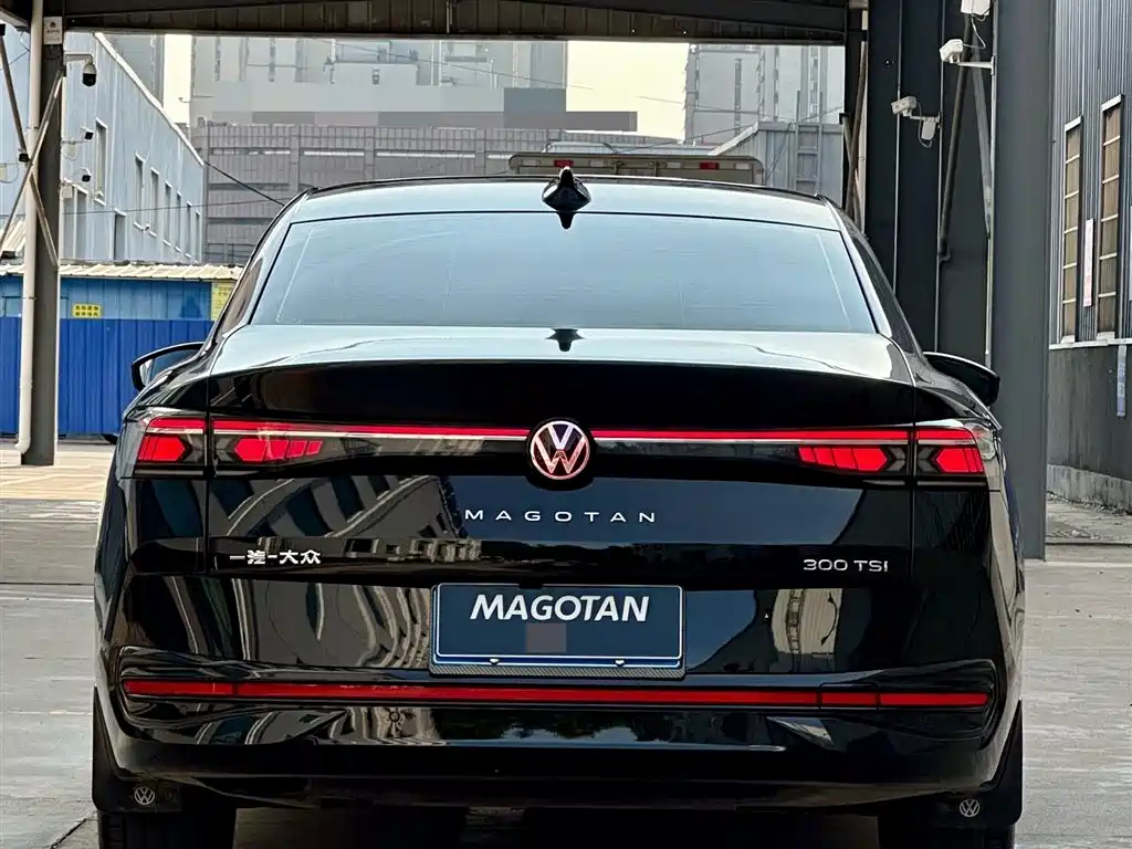 Magotan 300 TSI DSG Premium Package