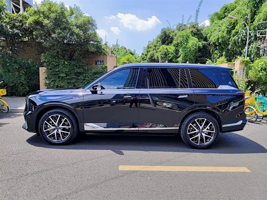 Trumpchi ES9 PHEV 143 km Max