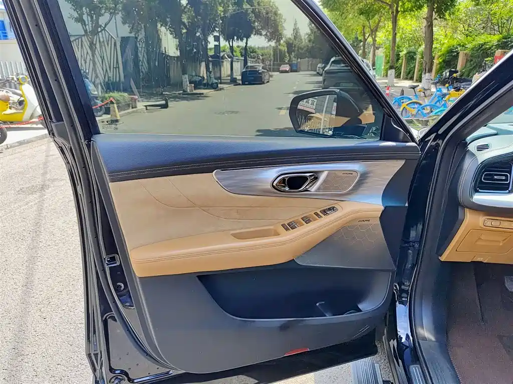 Trumpchi ES9 PHEV 143 km Max