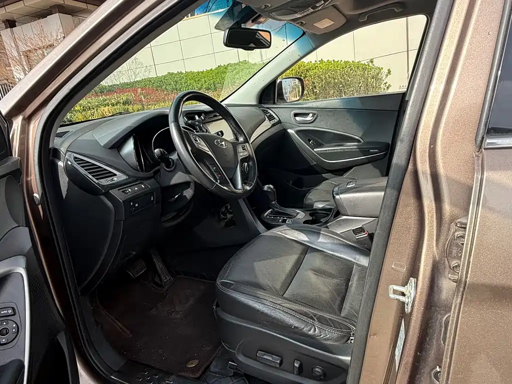Santa Fe 2.4 L Auto 4 WD Intelligent 5-seat