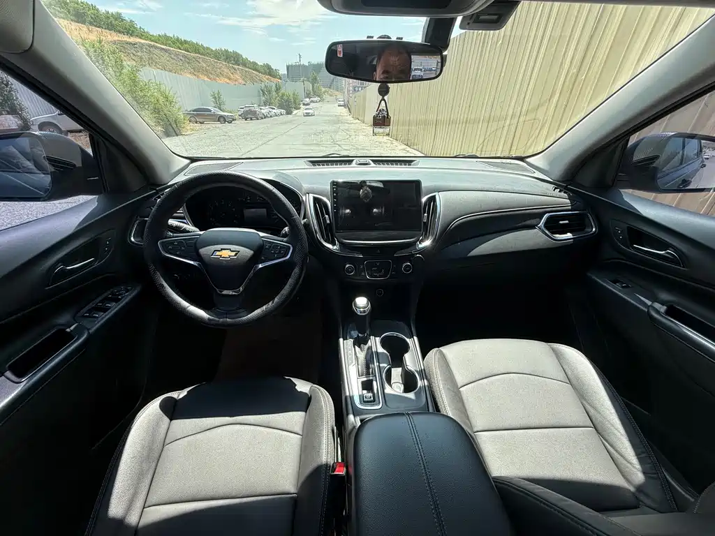 Equinox 535 T Auto Speed World CN-V