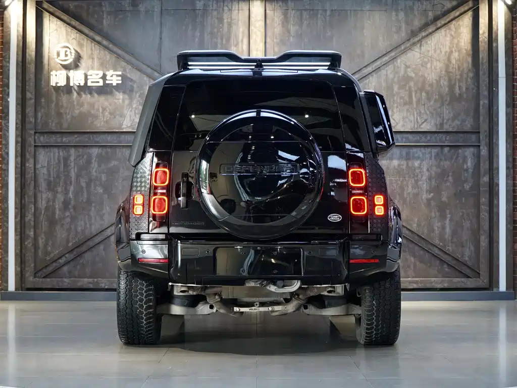 Land Rover Defender Facelift 110 3.0 T P400 Dark Special Edition