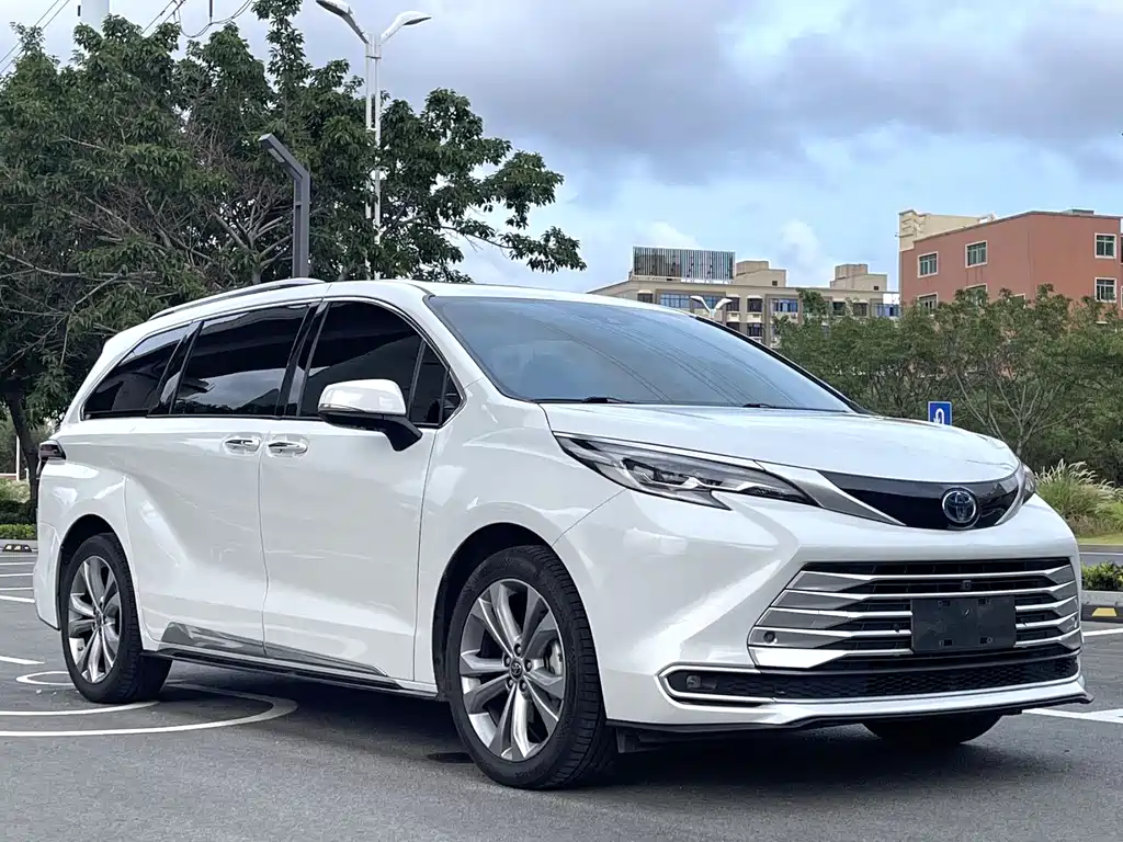 Sienna 2.5 L Hybrid Platinum