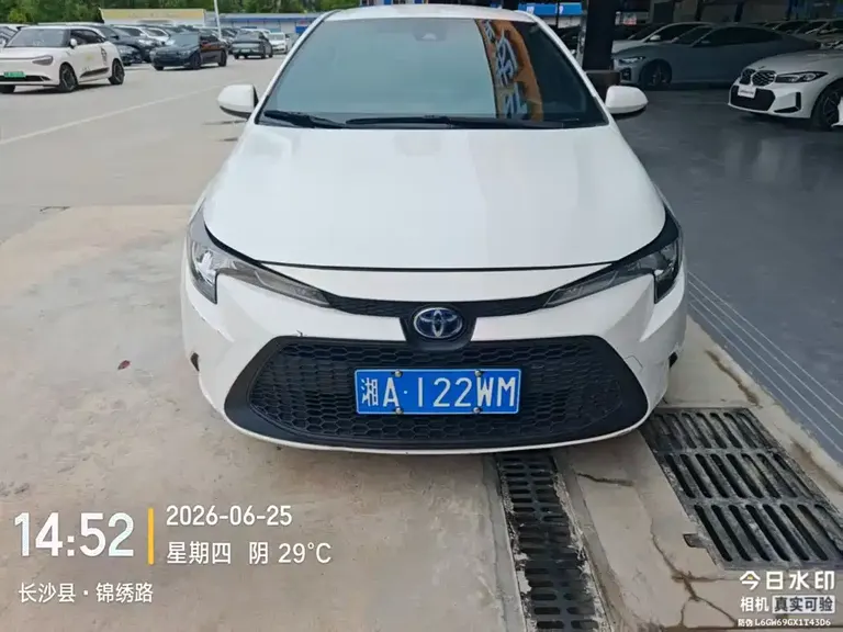 Toyota Levin Dual Engine 1.8 H E-CVT Leading