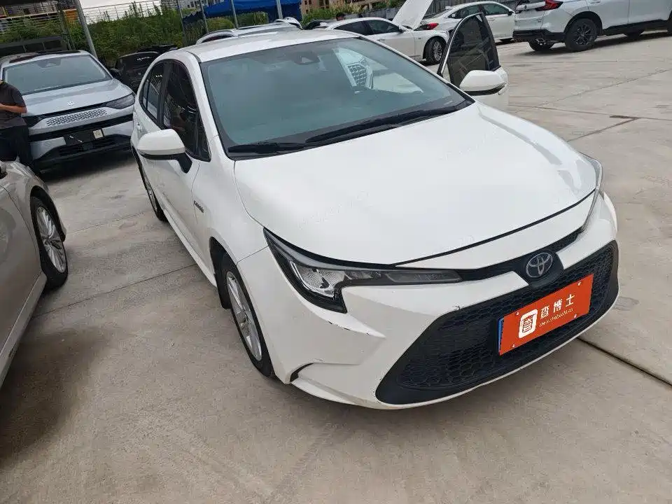 Levin Dual Engine 1.8 H E-CVT Leading