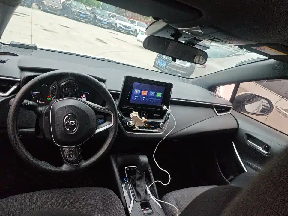 Levin Dual Engine 1.8 H E-CVT Leading