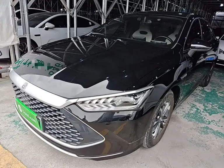 BYD Qin PLUS Glory DM-i 55 KM Leading