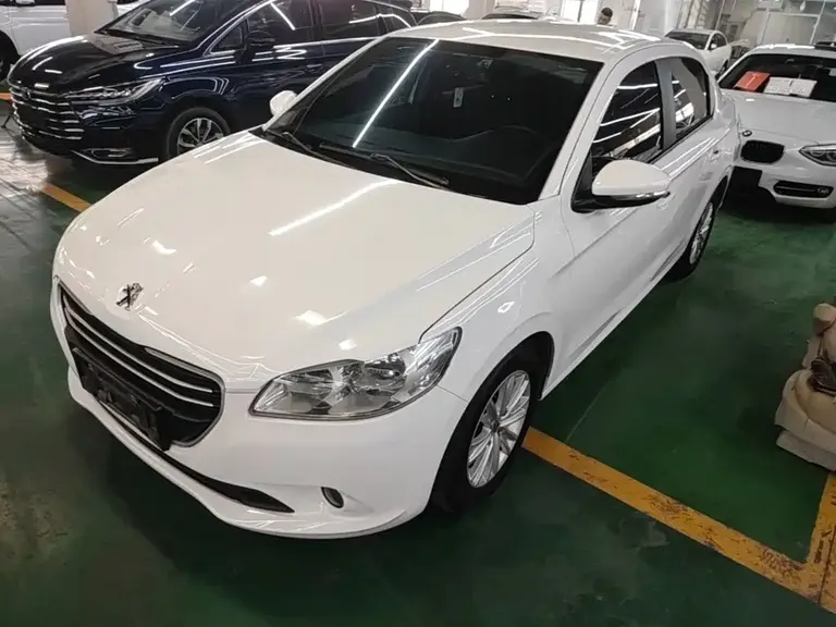 Peugeot 301 1.6 L Auto Comfort
