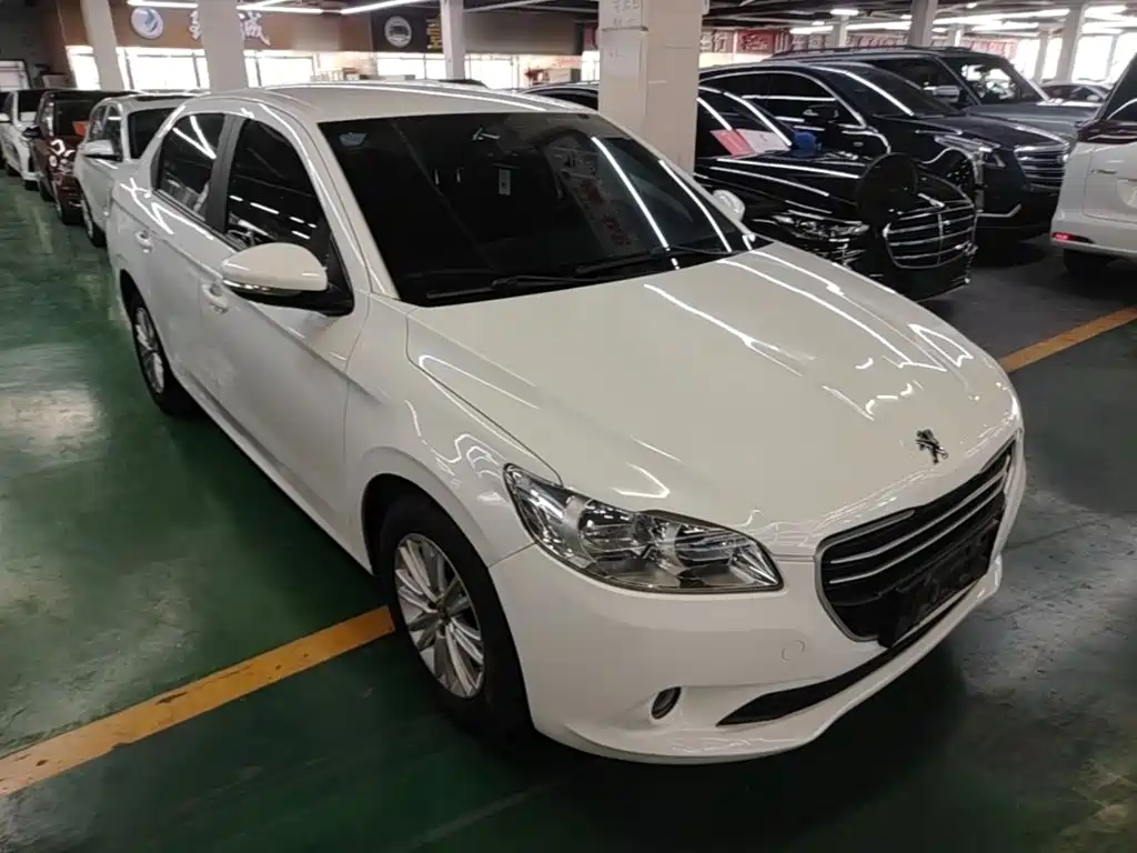 Peugeot 301 1.6 L Auto Comfort