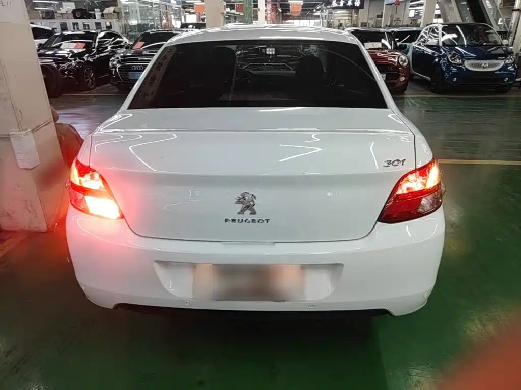 Peugeot 301 1.6 L Auto Comfort