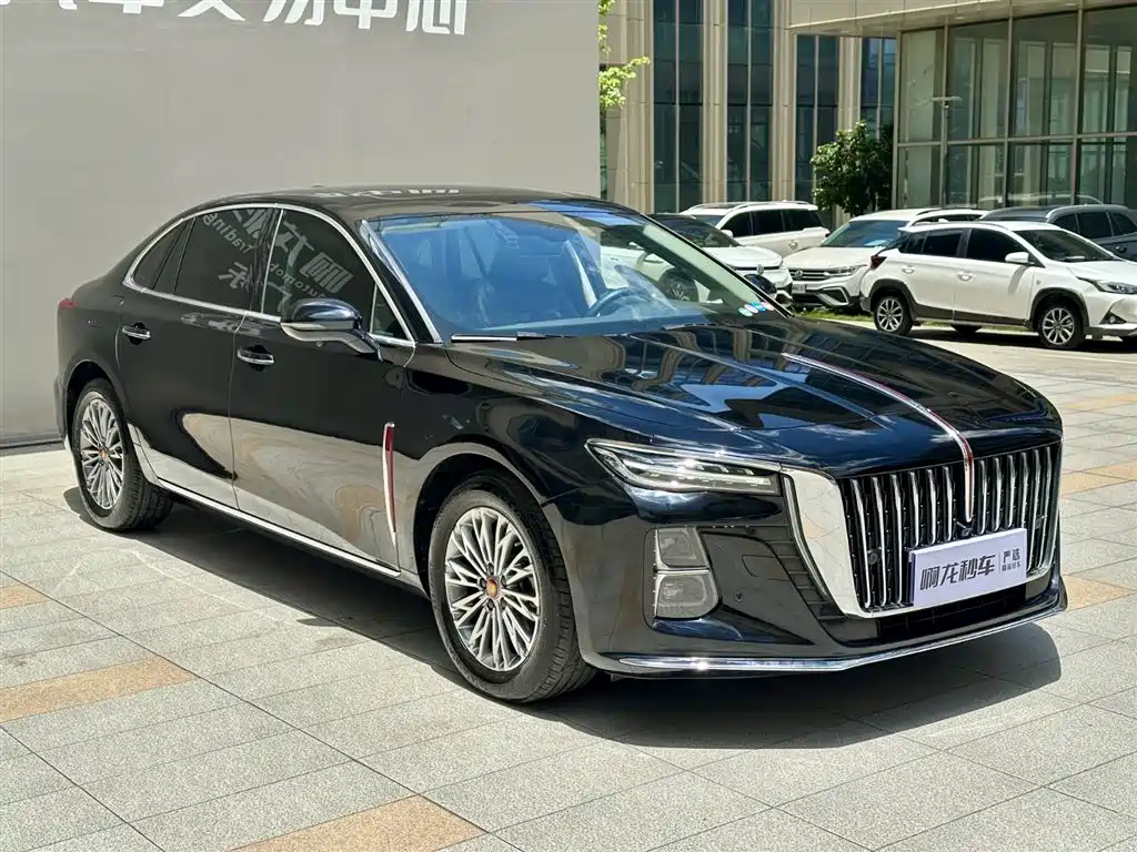Hongqi H5 1.5 T DCT Connected Flagship Charm