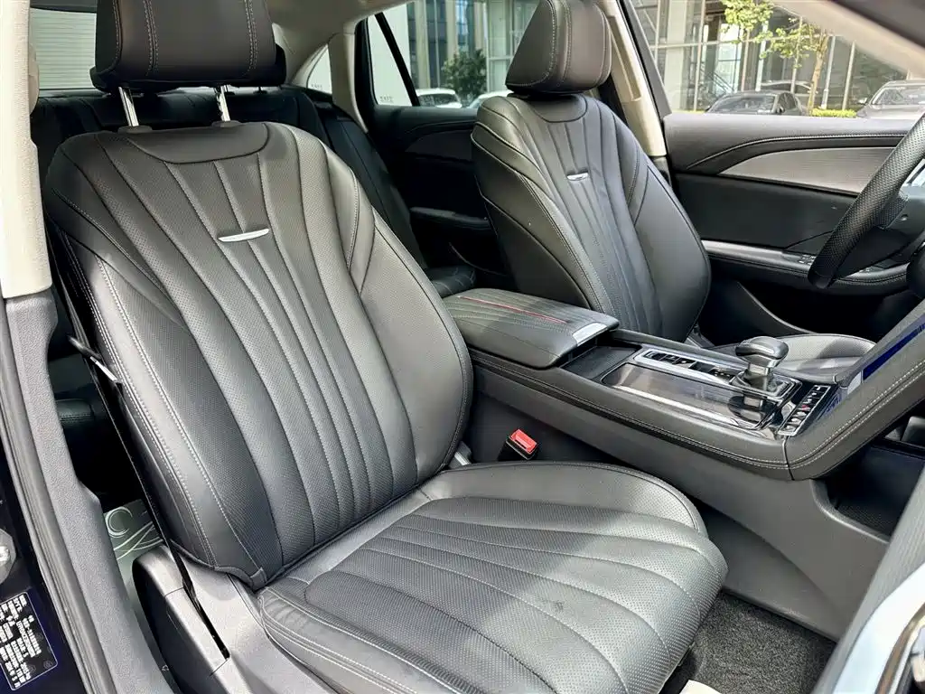Hongqi H5 1.5 T DCT Connected Flagship Charm