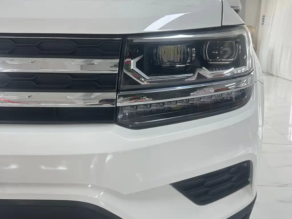 Tharu 280 TSI 2 WD Luxury