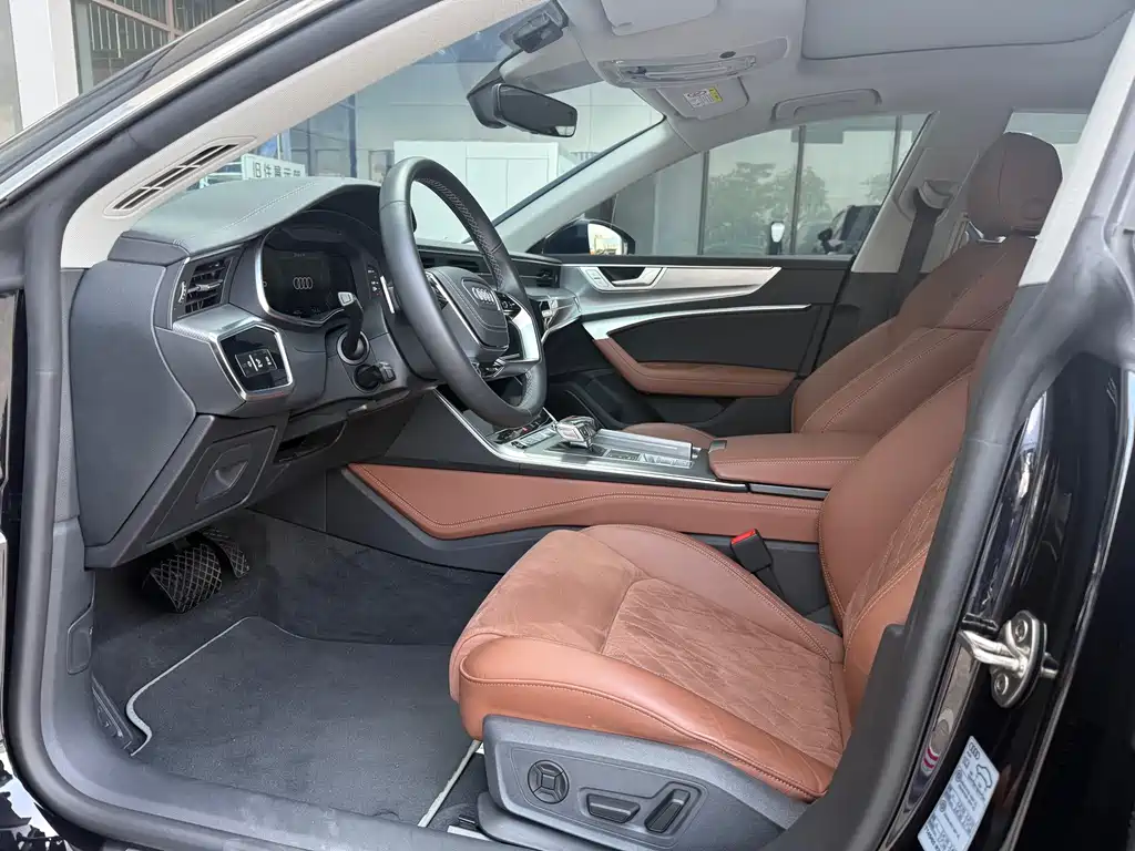 Audi A7 L 奥迪A7 L 2025款 45 TFSI quattro 奢享型