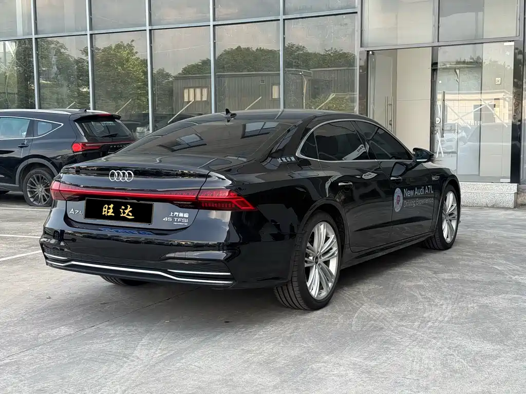 Audi A7 L 奥迪A7 L 2025款 45 TFSI quattro 奢享型