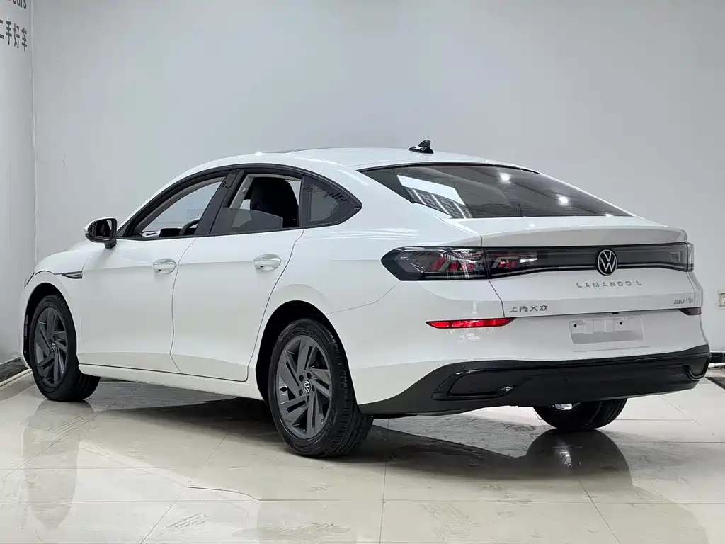 Lamando Lamando L 280 TSI DSG Dazzle Hot