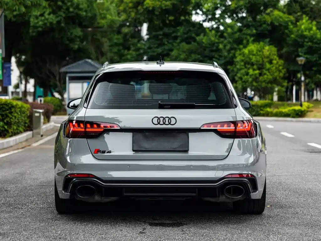 Audi RS 4 奥迪RS 4 2021款 RS4 Avant 暗金版