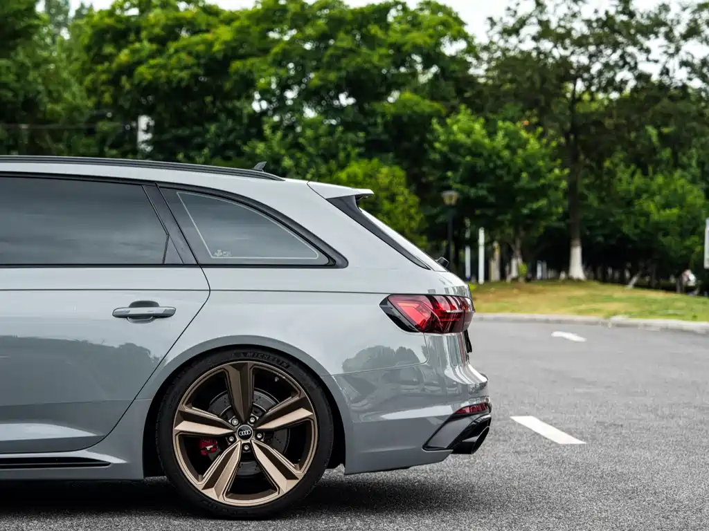 Audi RS 4 奥迪RS 4 2021款 RS4 Avant 暗金版