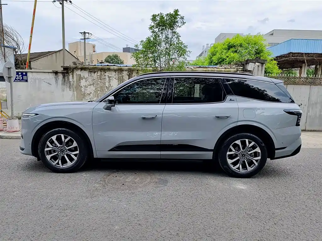 Edge Edge L 2.0 T EcoBoost 4 WD 7-seat Supreme