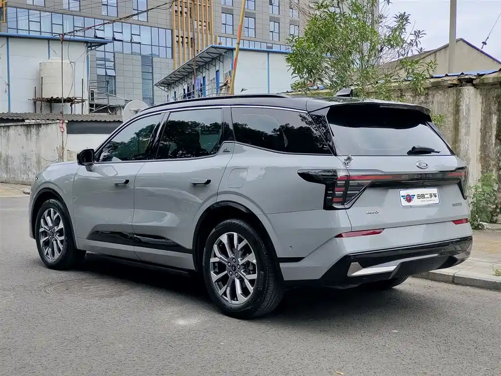 Edge Edge L 2.0 T EcoBoost 4 WD 7-seat Supreme
